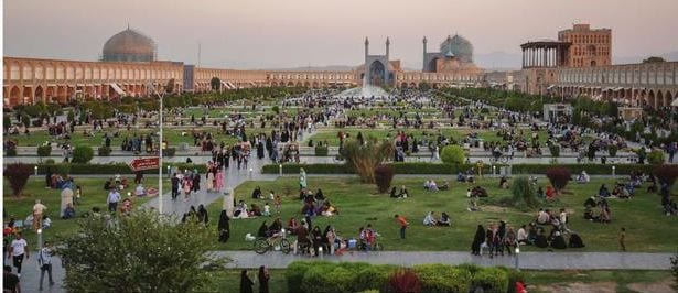 میدان امام هنگام غروب